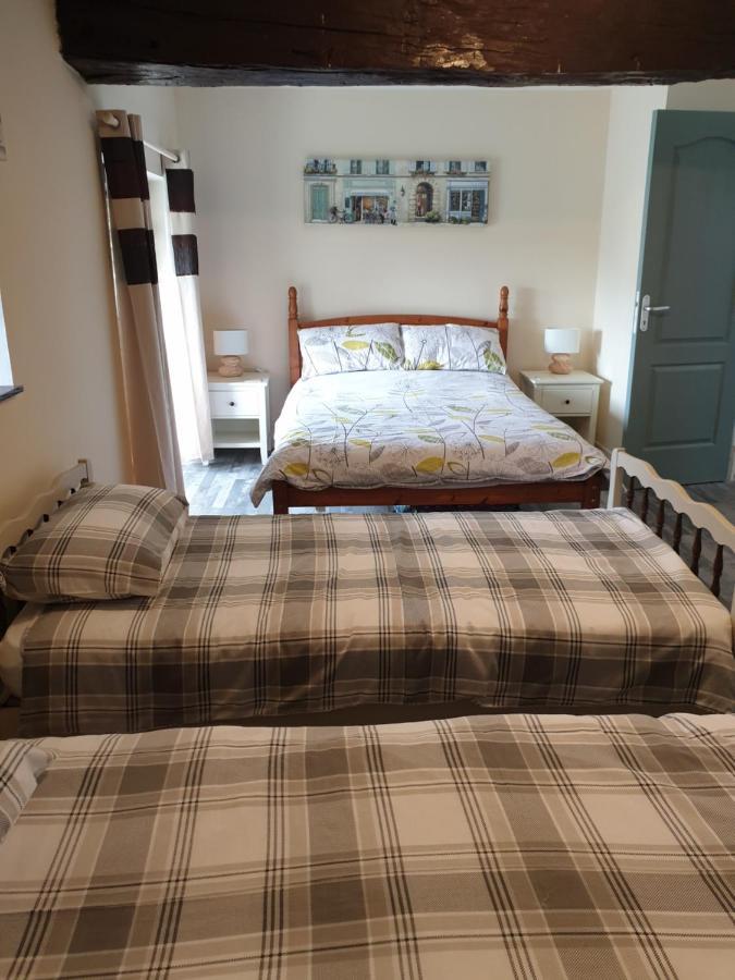 Le Petit Dragon Bed and Breakfast Plumaudan Εξωτερικό φωτογραφία