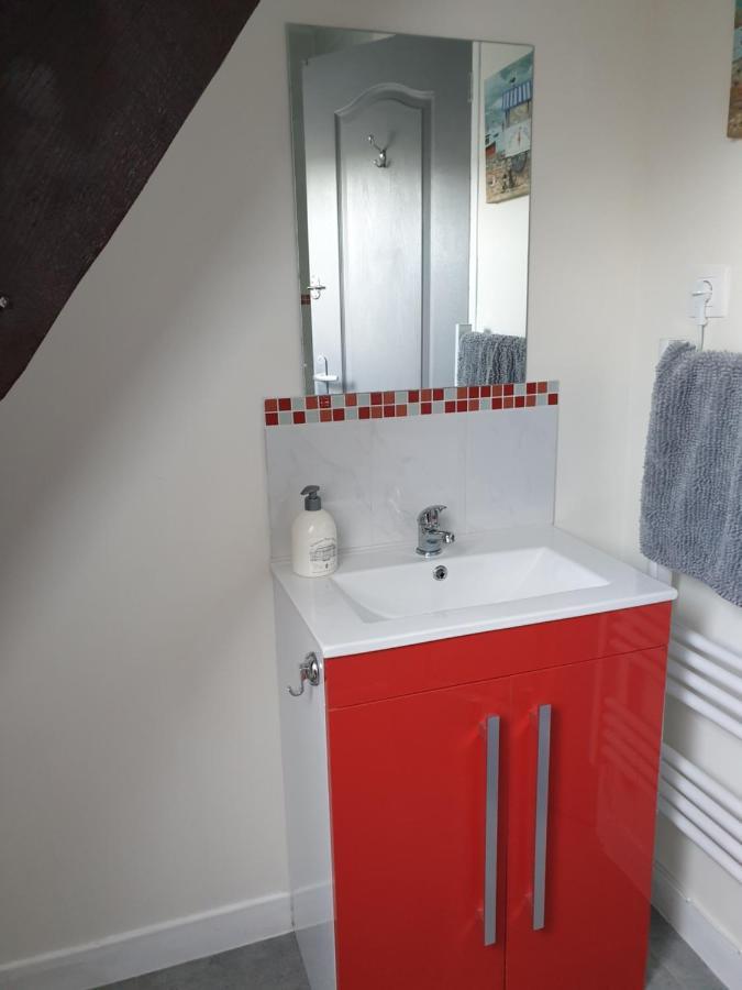Le Petit Dragon Bed and Breakfast Plumaudan Εξωτερικό φωτογραφία